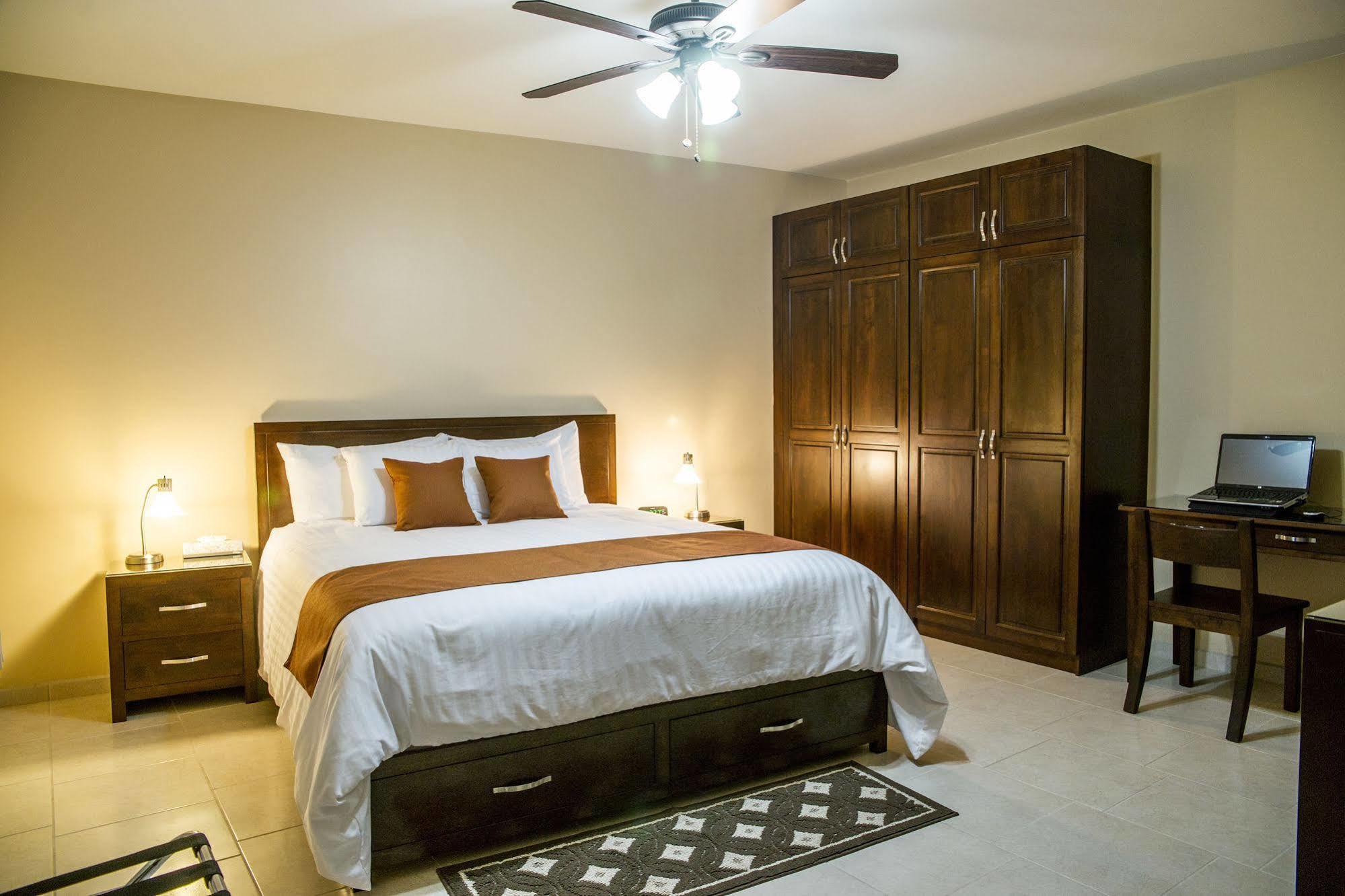 לורטו Bugambilias Suites מראה חיצוני תמונה